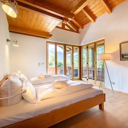 Haus Am Leitenfeld Holiday home Garmisch-Partenkirchen