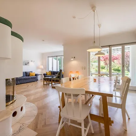 Haus Am Leitenfeld Holiday home Garmisch-Partenkirchen